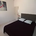 Charme Arenes Appartement *