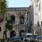 Appartement Charme Arenes