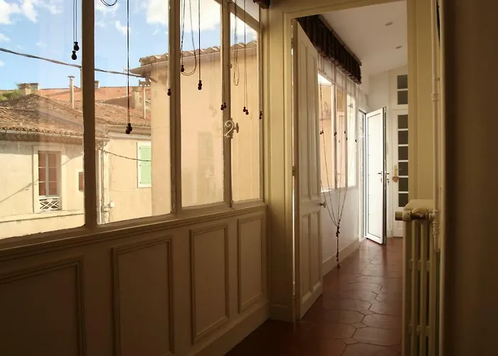 Апартаменты Charme Arenes *