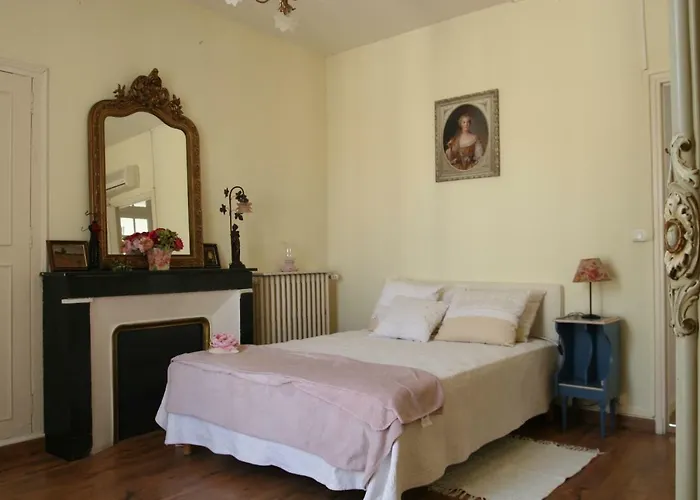 Charme Arenes Ним