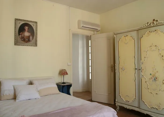 Charme Arenes Lägenhet Nîmes