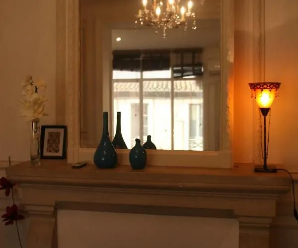 Charme Arenes Lägenhet *